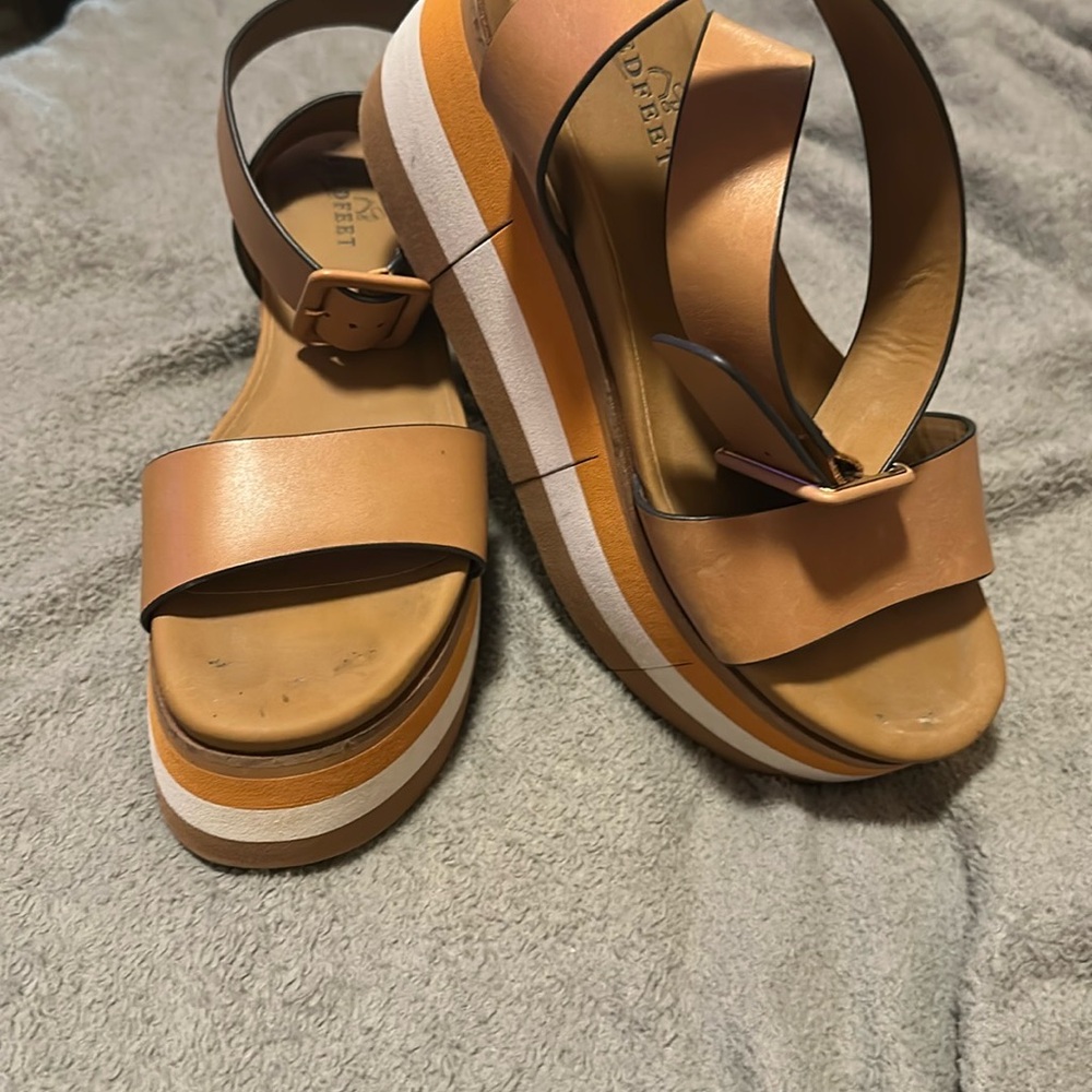 Naked Feet Tan Platform Sandals with Chic Design